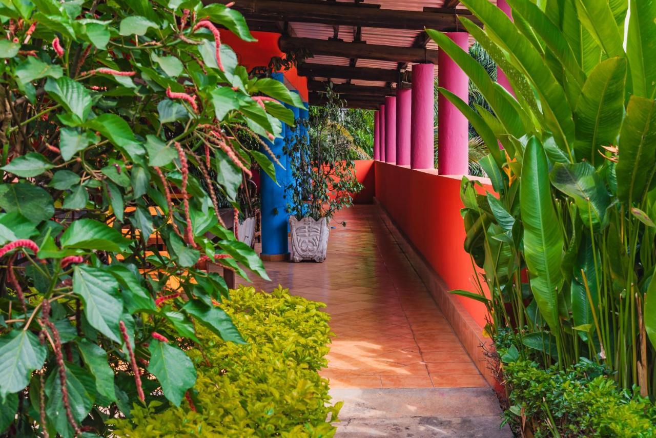 Aparthotel Jardin Tropical ブジュンブラ エクステリア 写真