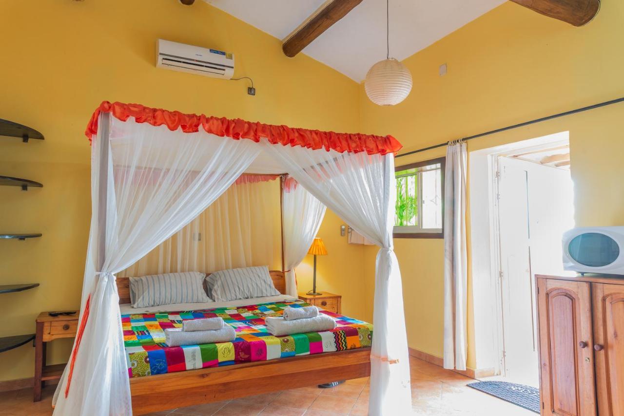 Aparthotel Jardin Tropical ブジュンブラ エクステリア 写真