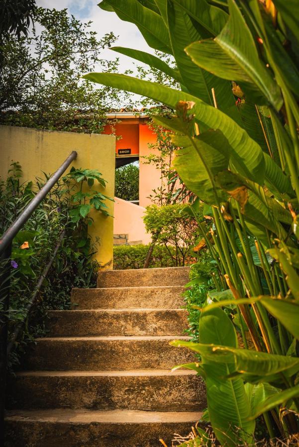 Aparthotel Jardin Tropical ブジュンブラ エクステリア 写真