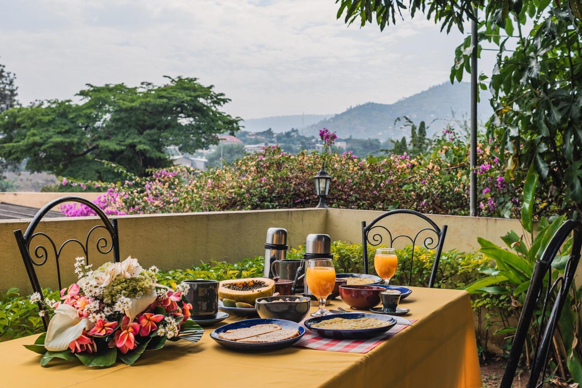 Aparthotel Jardin Tropical ブジュンブラ エクステリア 写真
